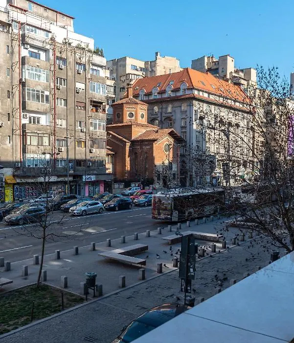 Central 2Br Apartment With Balcony - Italian Church & City View-1